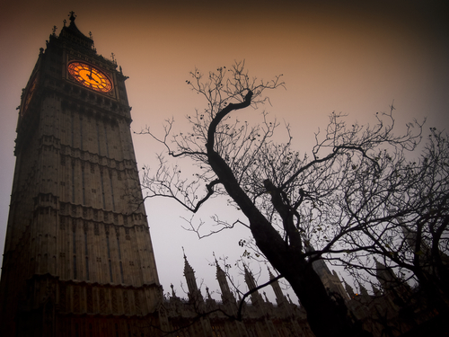 ロンドンにある魅力的な時計塔。