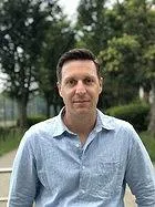 Louis Preston  先生